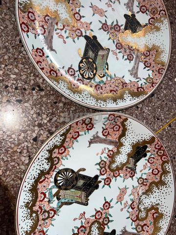 2 Assiettes authentiques de paon