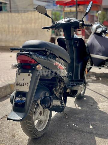 Kymco 2T encore propre, venez et roulez - 2