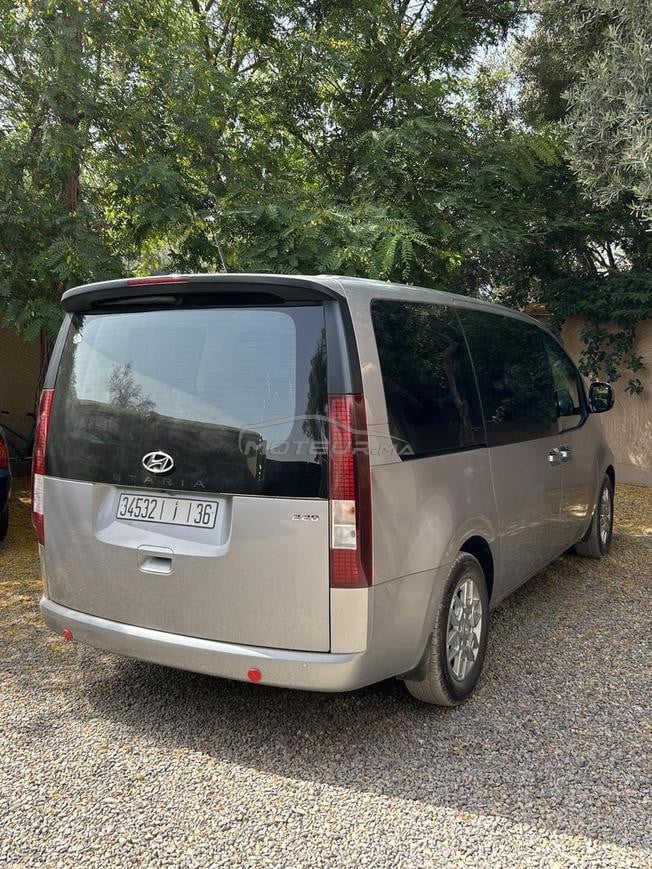 Superbe Staria 9 places 30000km