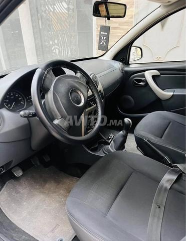 Dacia Sandero modèle 2011 - 2