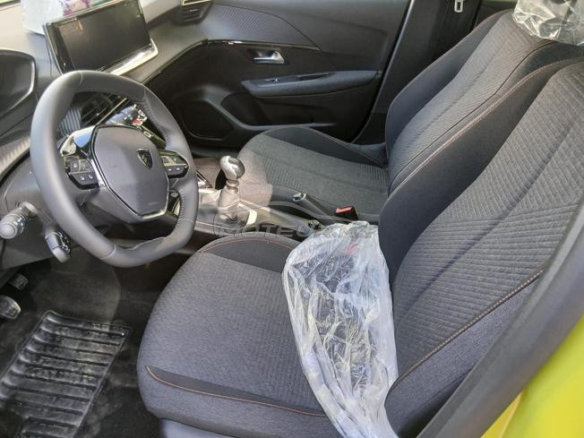 PEUGEOT 208 STYLE