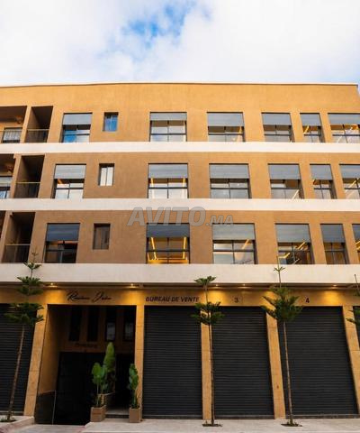 Grand Magasin de 168 m² dans le quartier ALMAZ