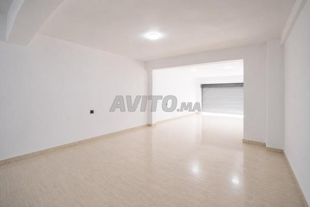 Grand Magasin de 168 m² dans le quartier ALMAZ