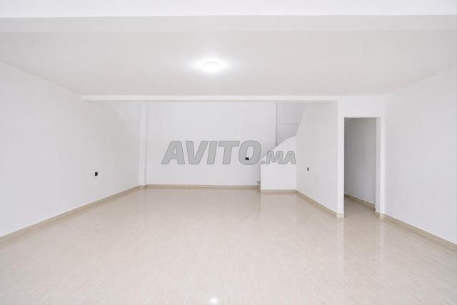 Grand Magasin de 168 m² dans le quartier ALMAZ