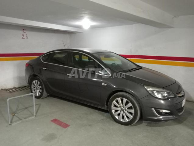 Opel Astra Diesel Manuelle 2013 à Casablanca - 2