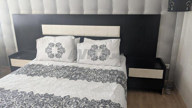 Chambre à coucher - Bois sombre Simili cuir crème