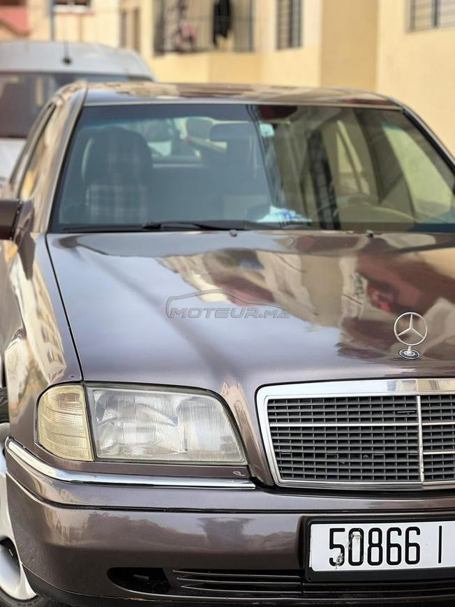 voiture en bonne état et prix négociable 