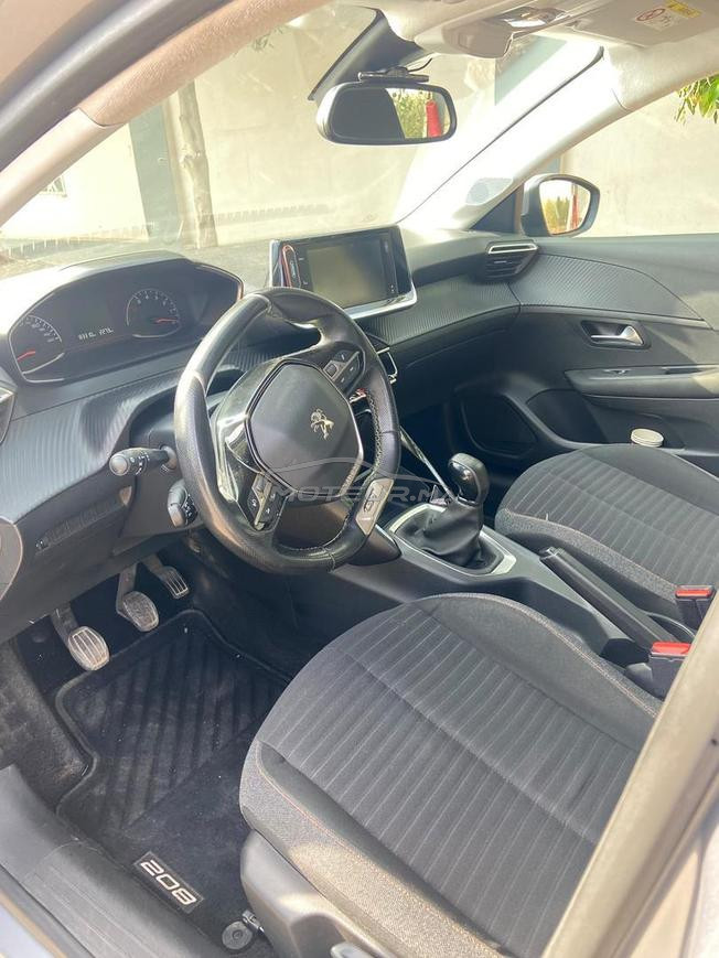 Peugeot  208