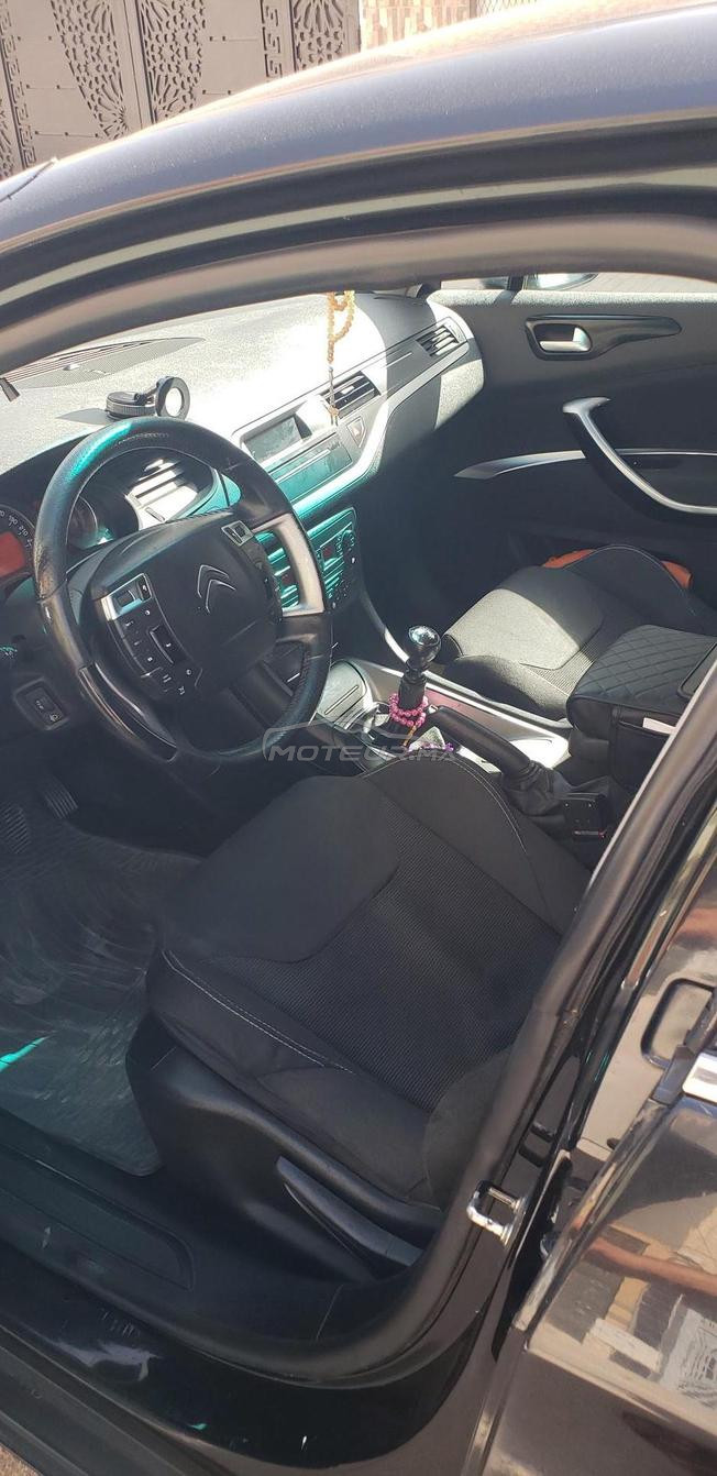 je met en vente une voiture en bon état 
