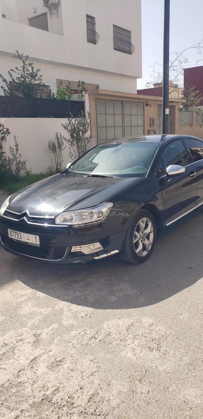 je met en vente une voiture en bon état 