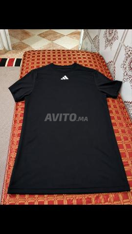 تيشيرت أديداس أصلي مقاس متوسط جديد - 2