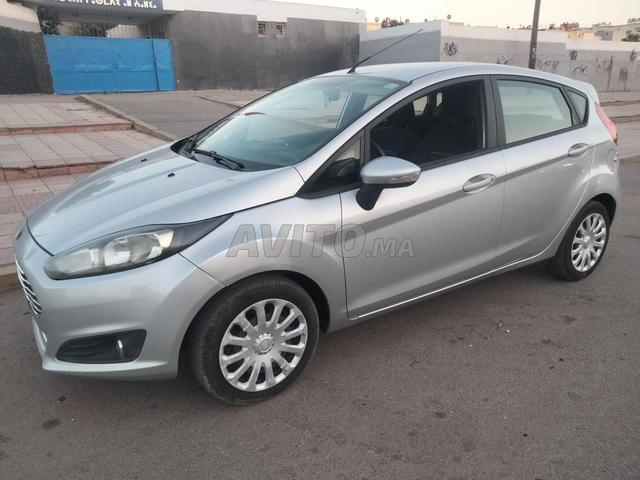 Ford fiesta diesel modèle 2015 - 2
