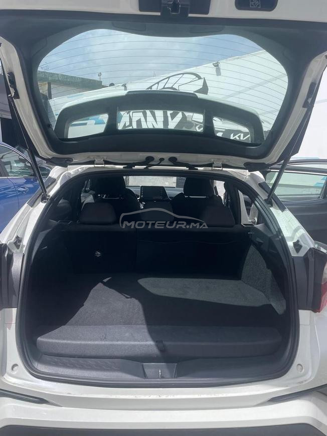 toyota c-hr distinctive 2WD CVT