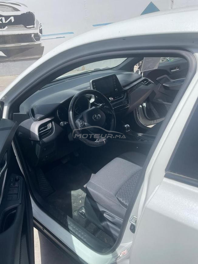 toyota c-hr distinctive 2WD CVT