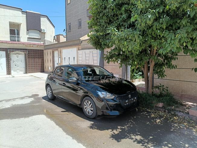Peugeot 208 Essence Manuelle 2022 à Oujda