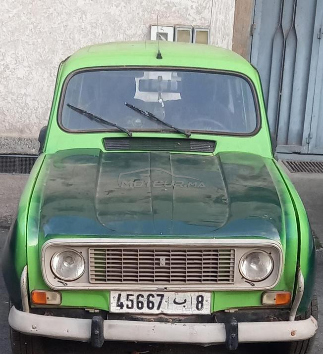 Renault 4vtres bon état 