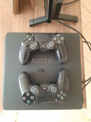 PlayStation 4 Slim - 2