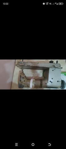 Machine à coudre - 2