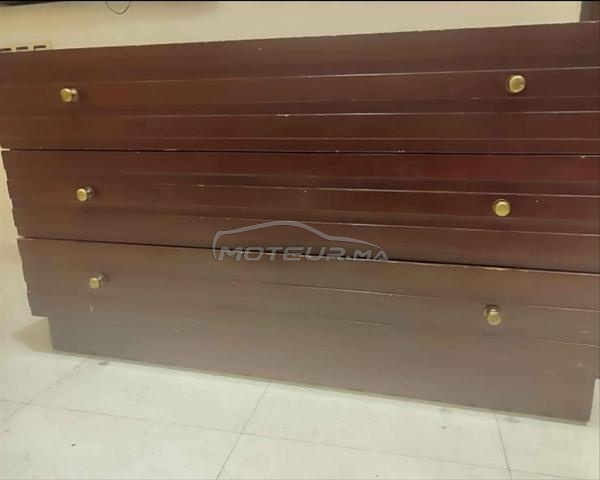 Commode en bois avec trois grands tiroirs - 2