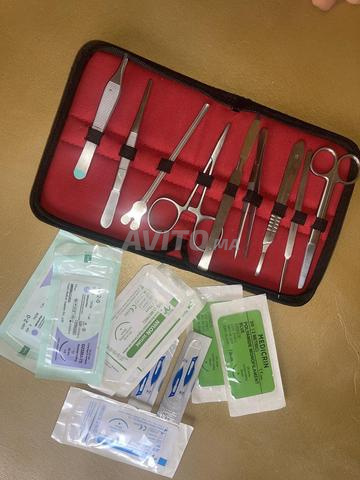 طقم أدوات جراحية 🩺