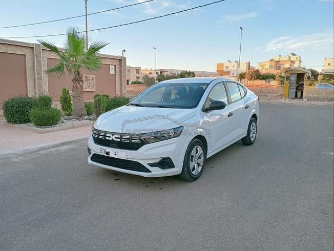 Dacia Logan Essence Automatique 2025 à Laâyoune
