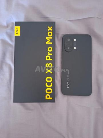 Poco x8 pro max noir 12 / 256 comme neuf