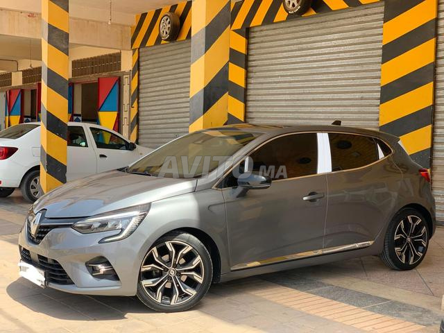 Renault Clio Diesel Intense 2023 à Oujda - 2