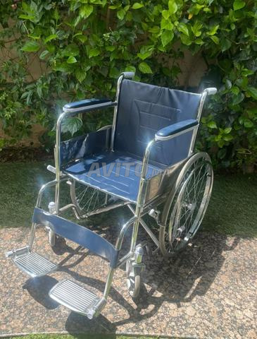Fauteuil roulant NEUF en acier – Jamais utilisé