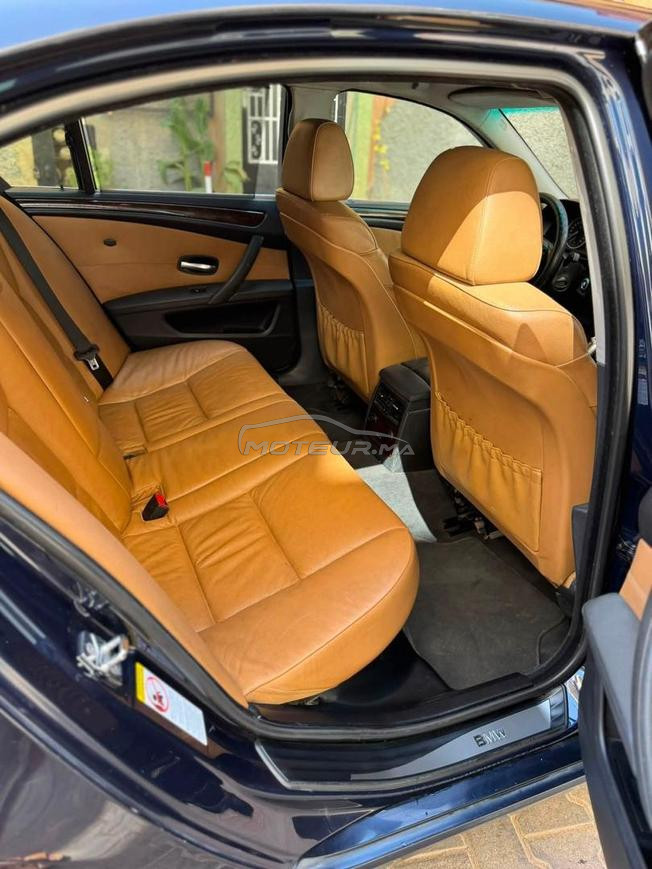 BMW série 523 essence automatique 