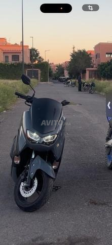 Nmax 2025 excellent état