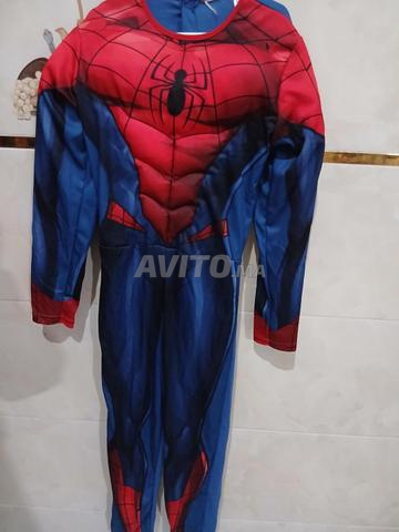 Costume Spiderman pour enfants 5/10 ans. Comprend casquette et arrière-plan. - 2