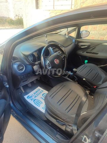Fiat Grande Punto essence modèle 2012 - 2