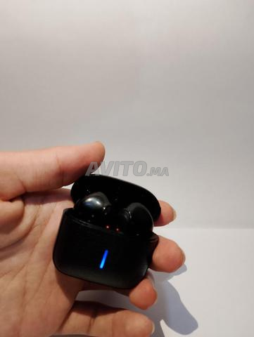 Casque Bluetooth de haute qualité avec chargeur - 2