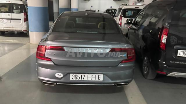 Volvo S90 - 2