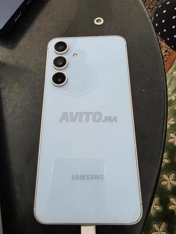 Samsung S24 FE - 2