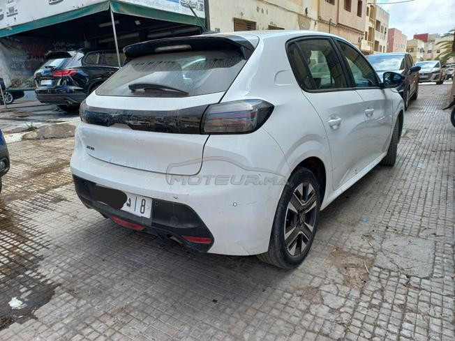 Peugeot 208.  2024