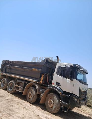 Camions Iveco 8x4 à vendre - 2