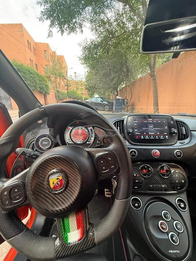 Magnifique Abarth 695 premiere main