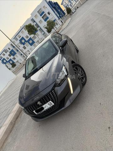 Peugeot-208