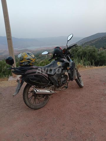 Moto très bon état - 2