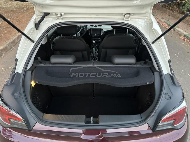 Opel Adam 1er main essence modèle 2018