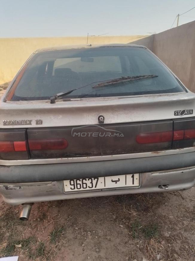 Renault 19
