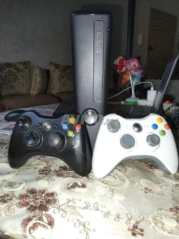 Xbox 360 flashé jeux 2 disques durs 2 manettes