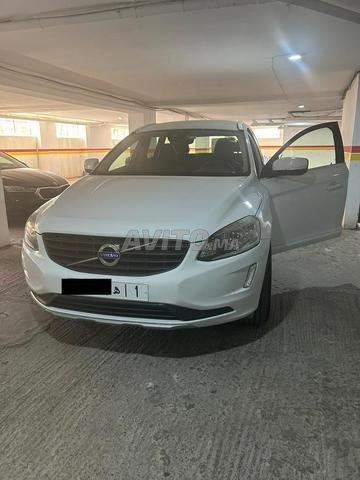 فولفو XC60 D3 ديزل أوتوماتيك سبتمبر 2015 في الرباط - 2