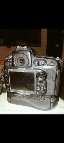نيكون D810 مع قبضة - 2