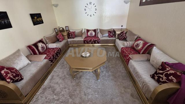 Vends salon neuf. Raison déménagement