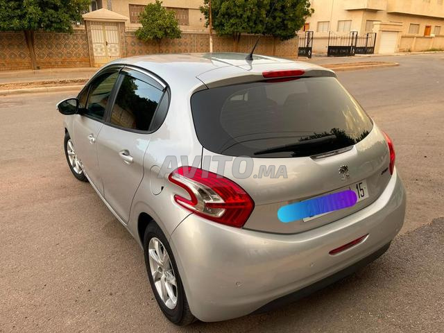 Peugeot 208 - 2