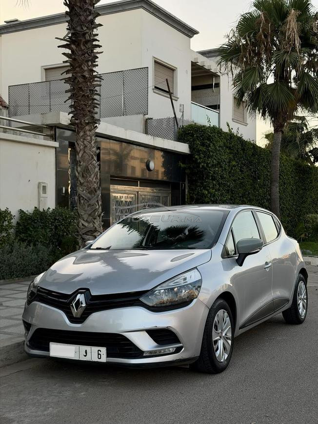 Renault clio 4 essence première main