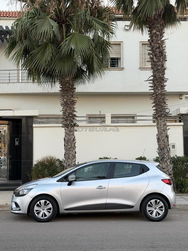 Renault clio 4 essence première main