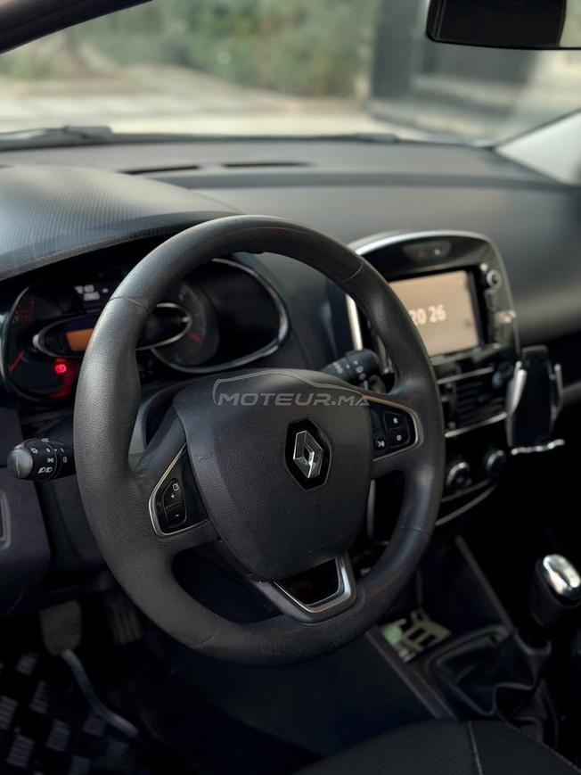 Renault clio 4 essence première main
